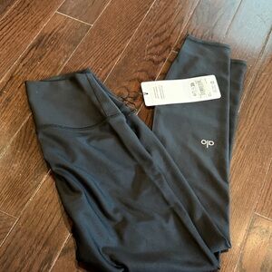 BNWT ALO 7/8 high waist airlift legging XS